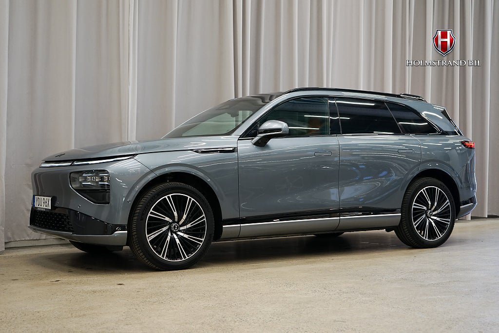 Vehicle Image 4