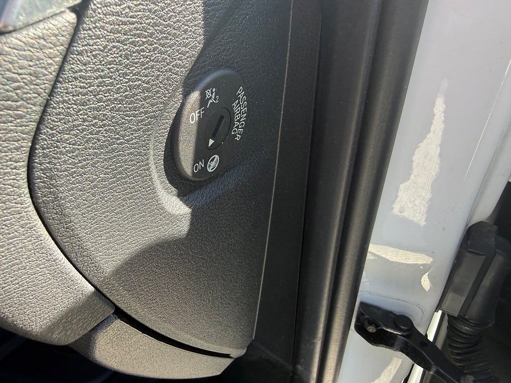 Vehicle Image 18