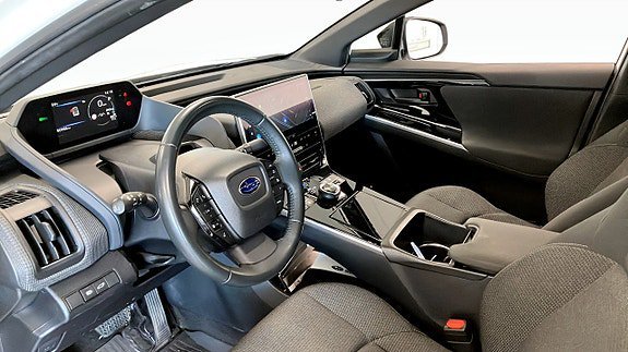 Vehicle Image 25