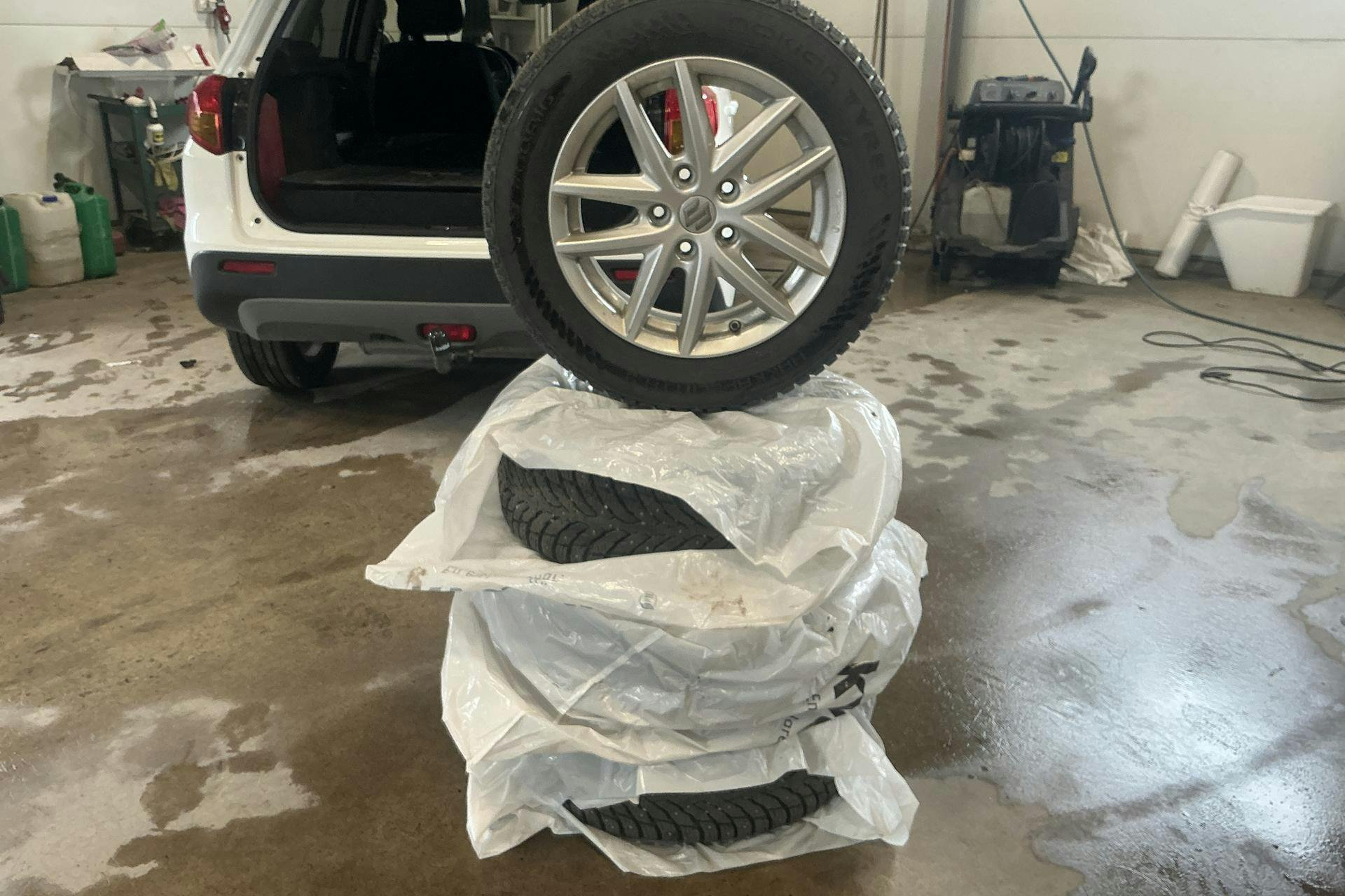 Vehicle Image 15