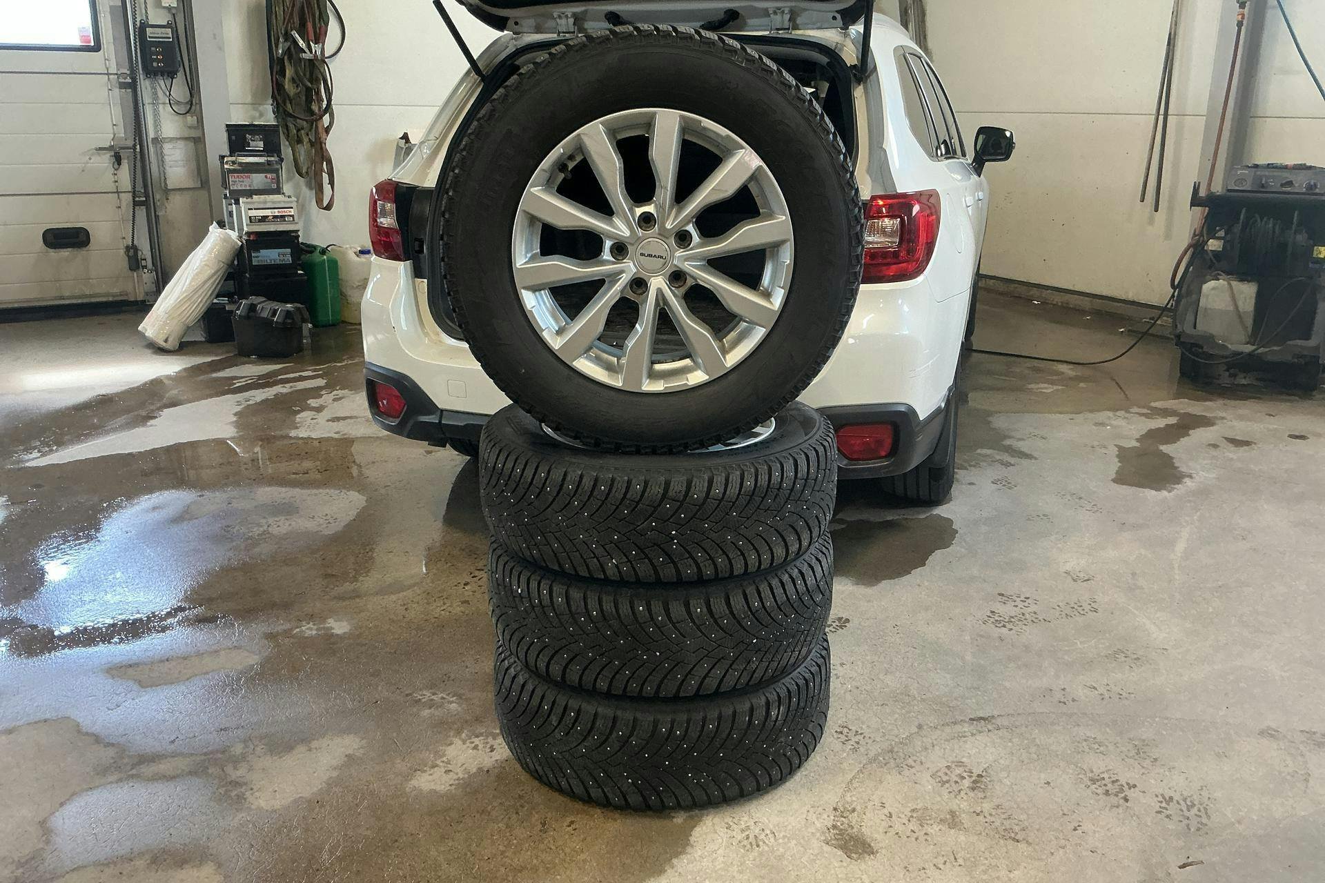 Vehicle Image 15