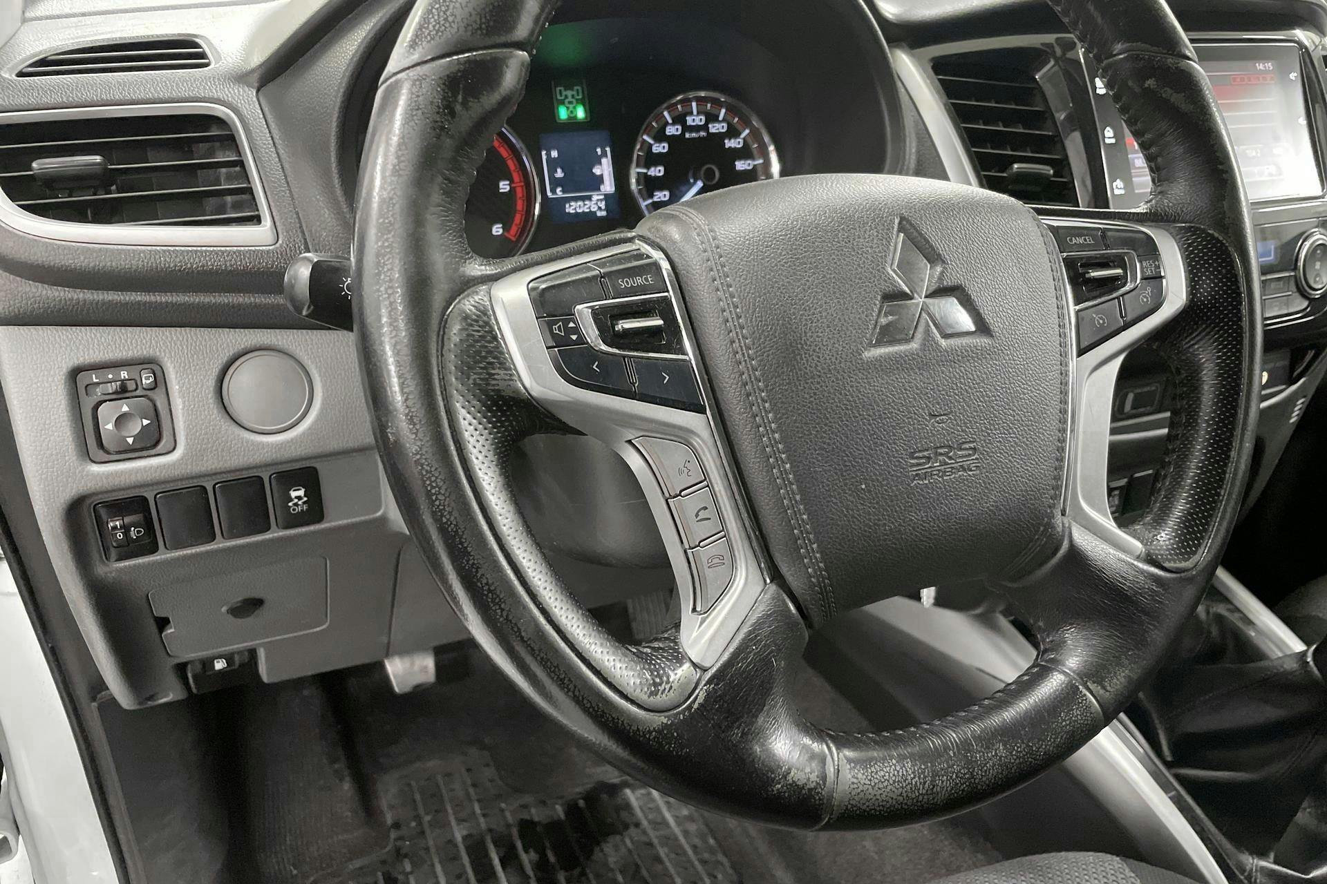 Vehicle Image 13