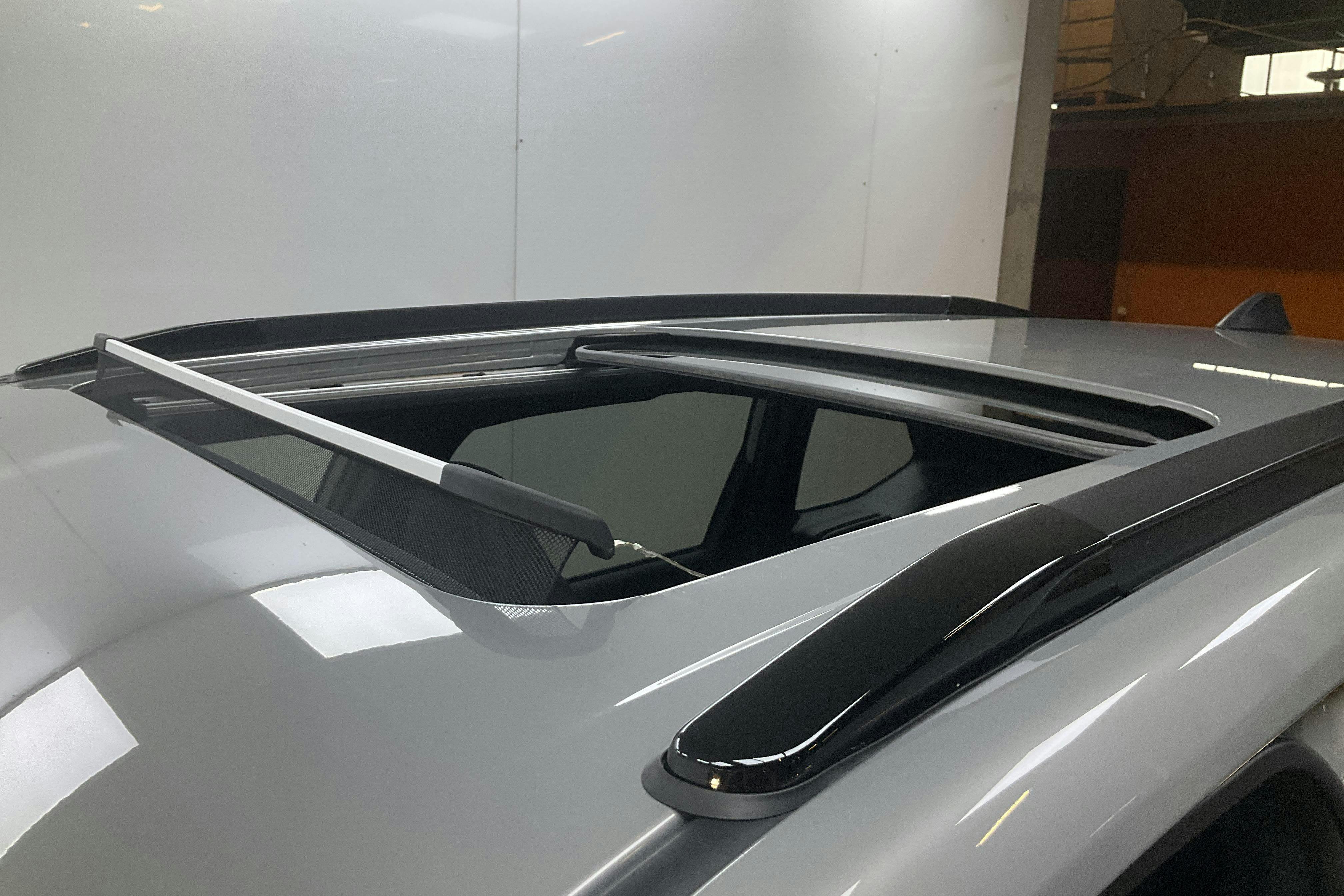 Vehicle Image 17