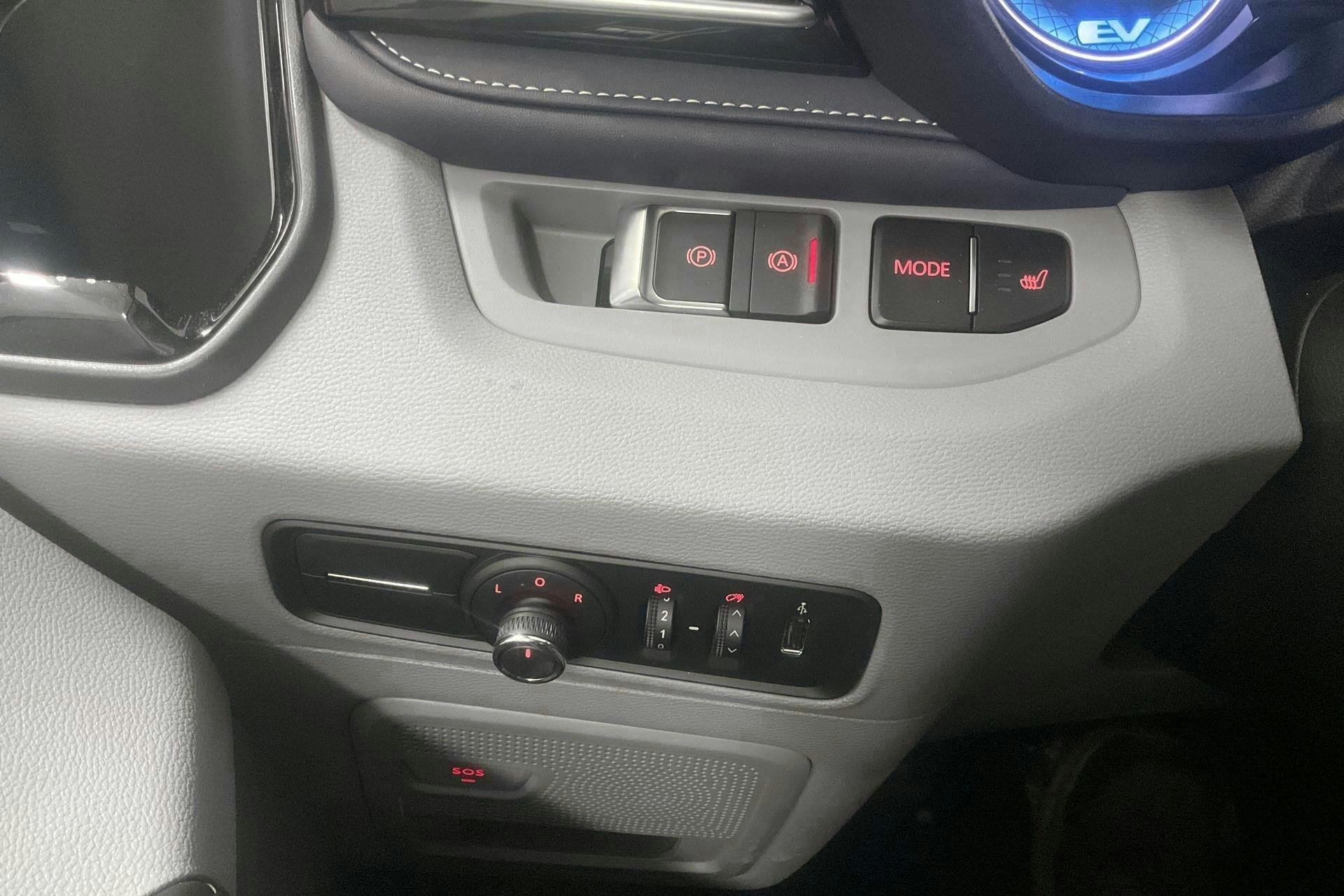 Vehicle Image 16