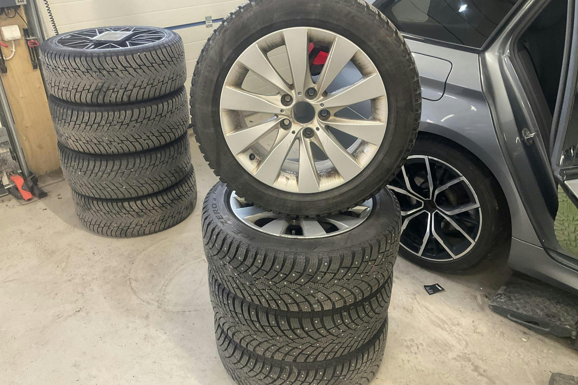 Vehicle Image 21
