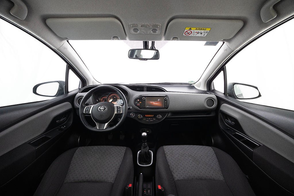 Vehicle Image 13