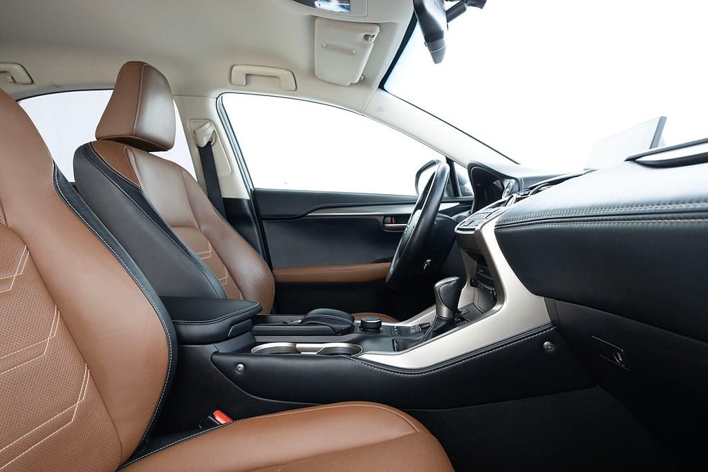 Vehicle Image 14