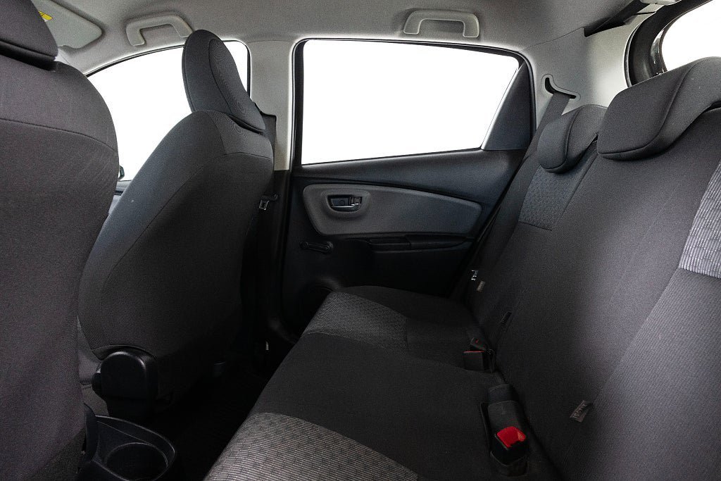 Vehicle Image 16