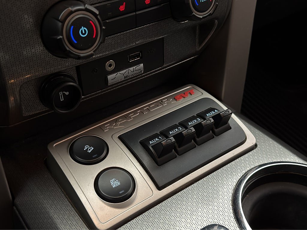 Vehicle Image 25