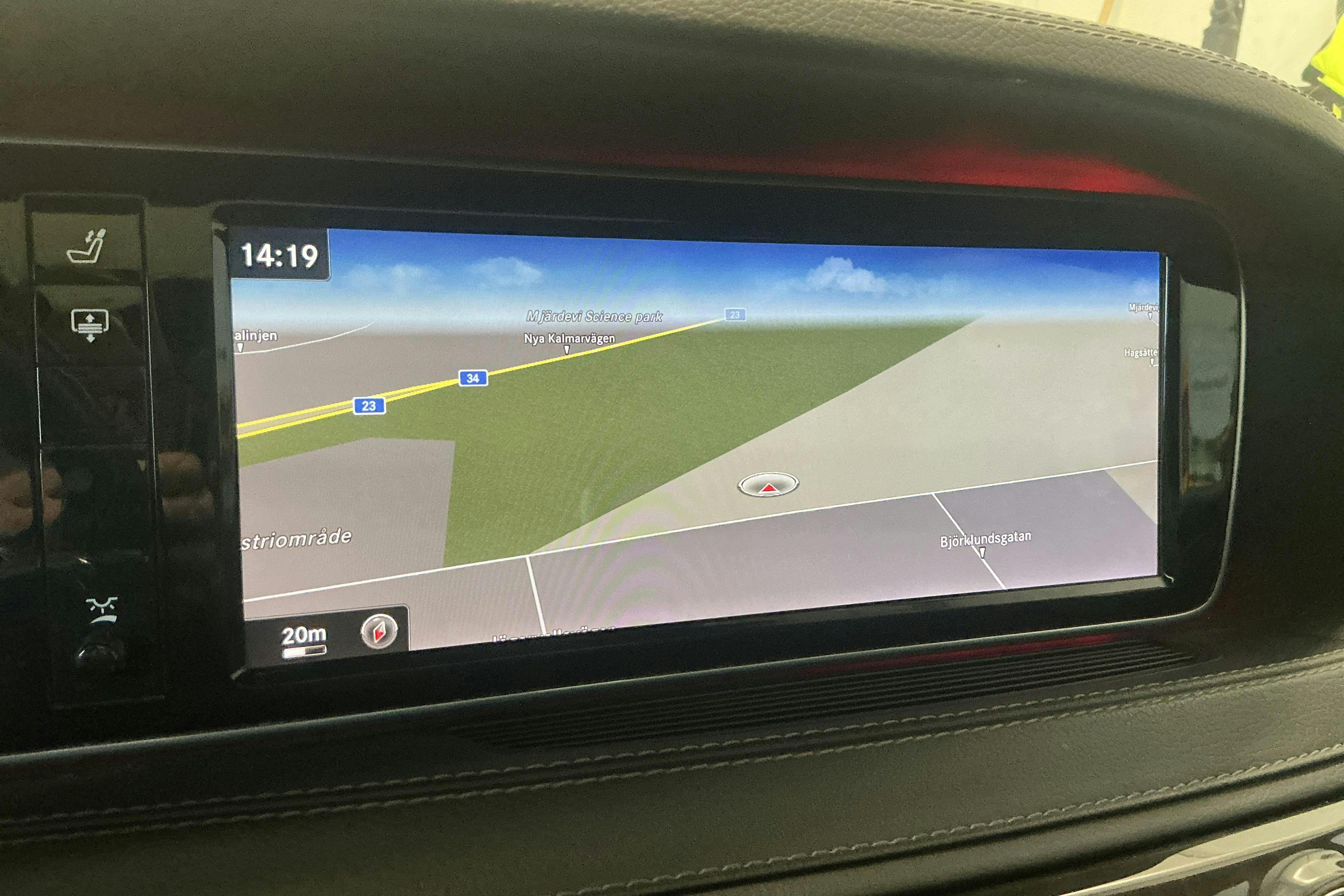 Vehicle Image 12