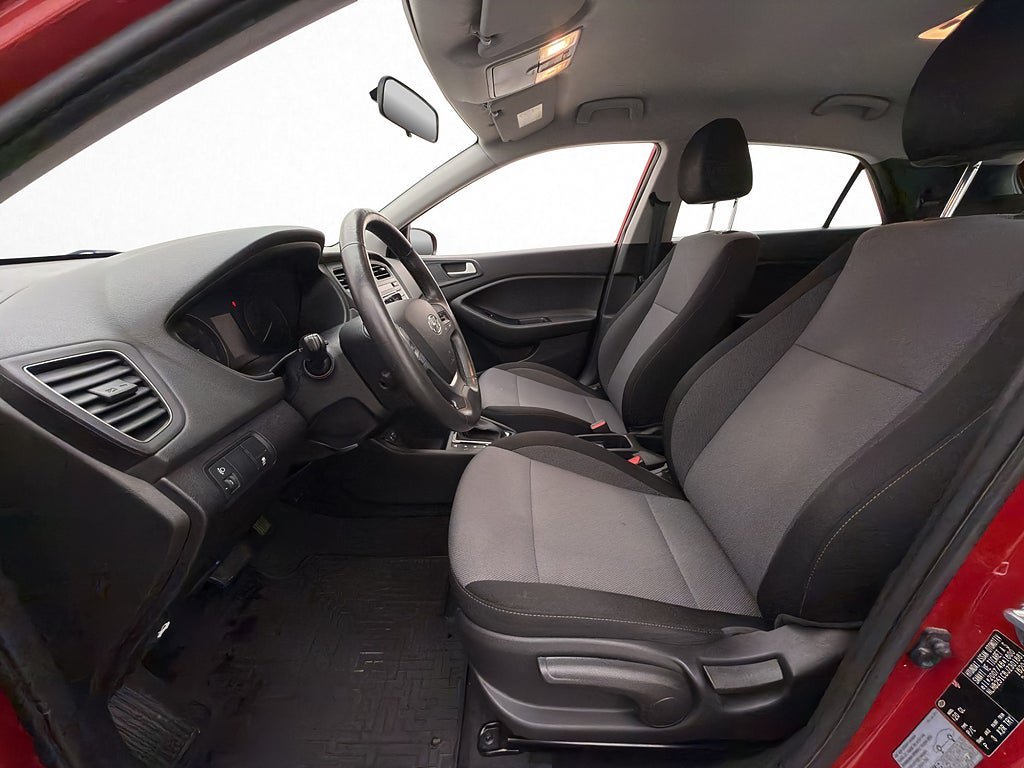 Vehicle Image 11