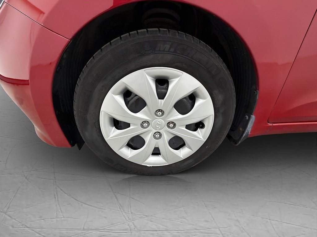 Vehicle Image 21