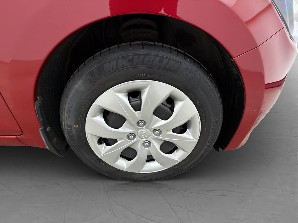 Vehicle Image 24