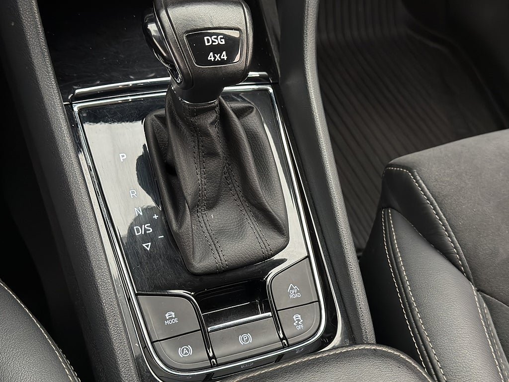Vehicle Image 23