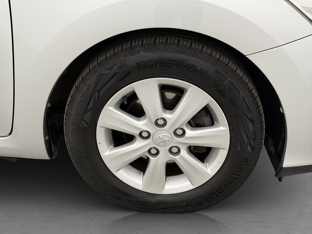 Vehicle Image 25