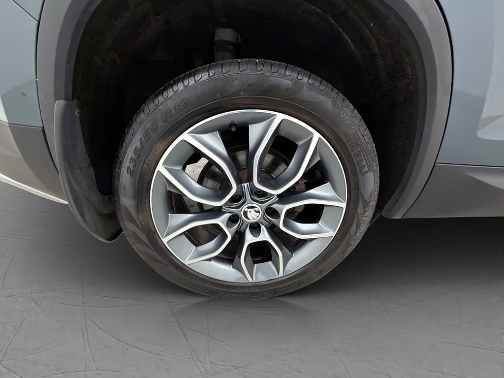 Vehicle Image 32