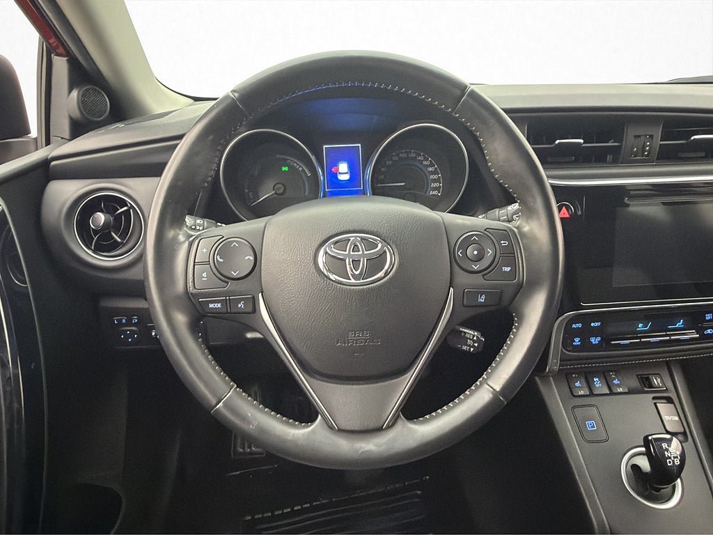 Vehicle Image 12