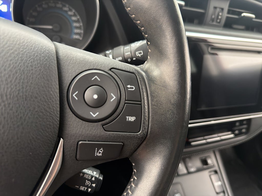 Vehicle Image 16