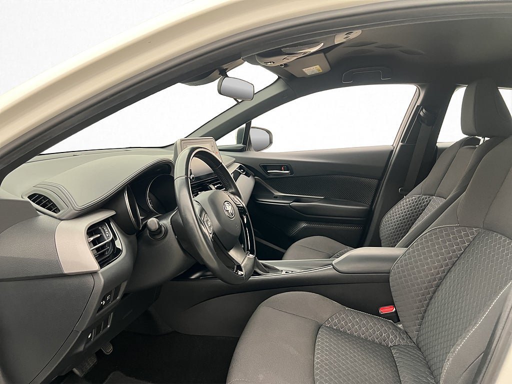 Vehicle Image 11