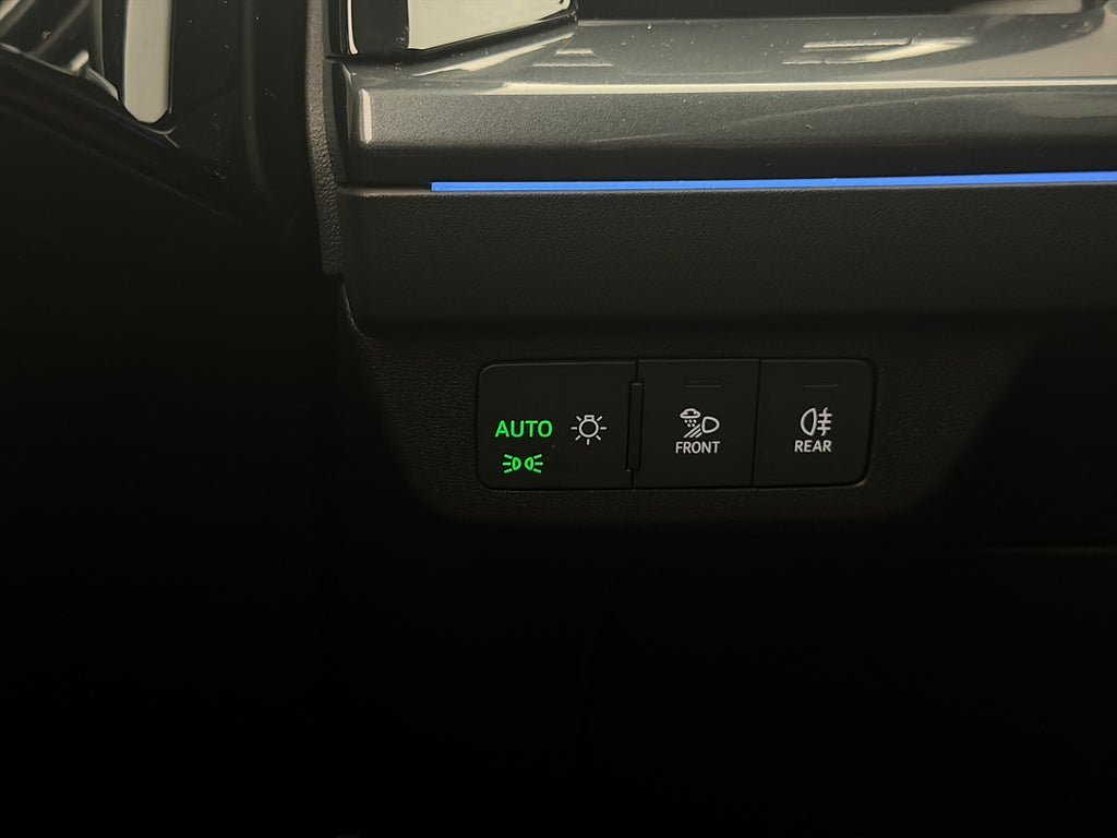 Vehicle Image 17