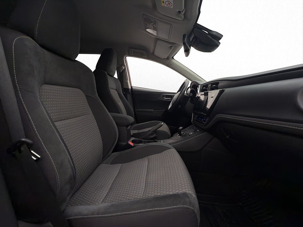 Vehicle Image 25