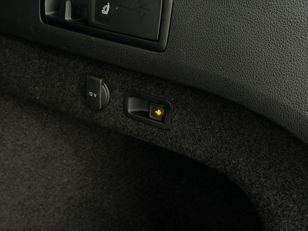 Vehicle Image 33