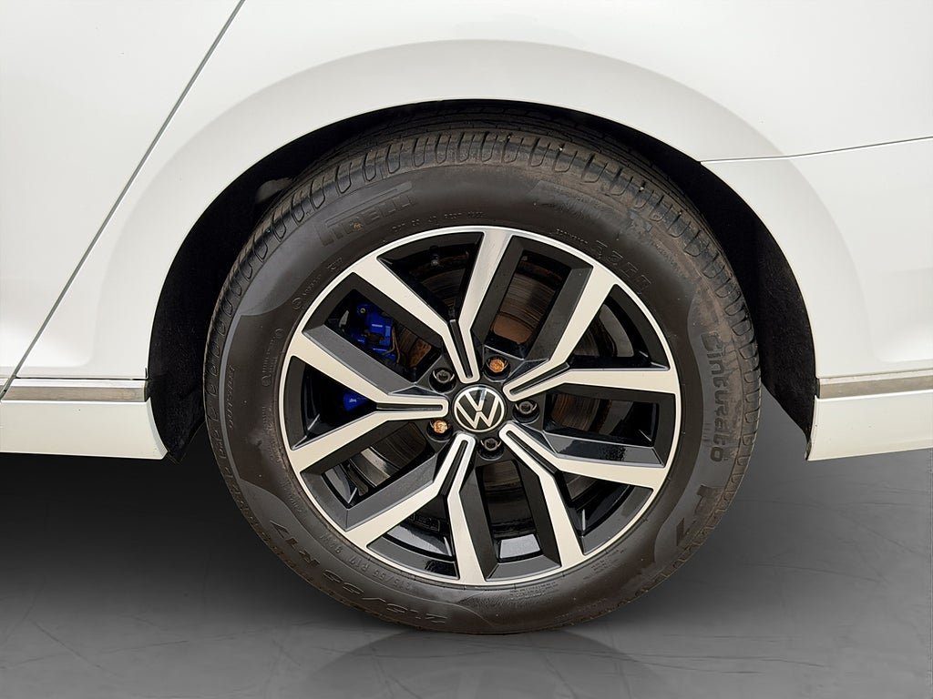 Vehicle Image 35