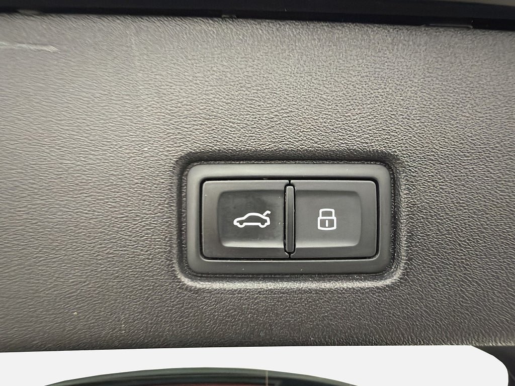 Vehicle Image 34