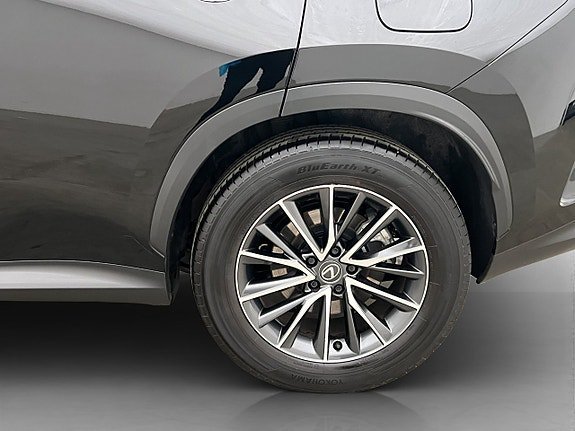 Vehicle Image 36