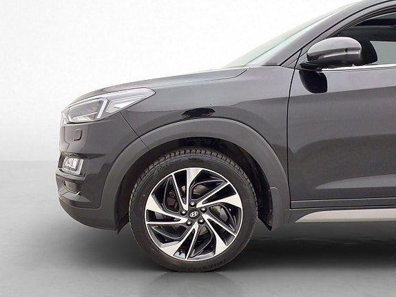 Vehicle Image 32