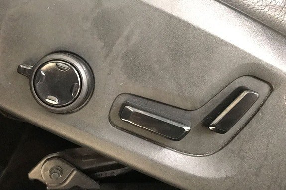 Vehicle Image 28