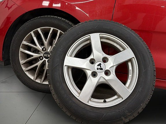 Vehicle Image 14
