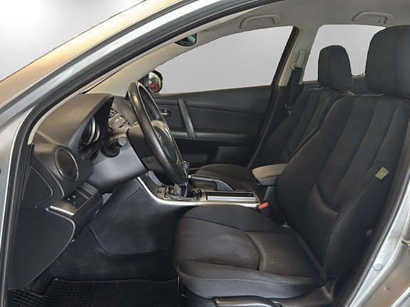Vehicle Image 9