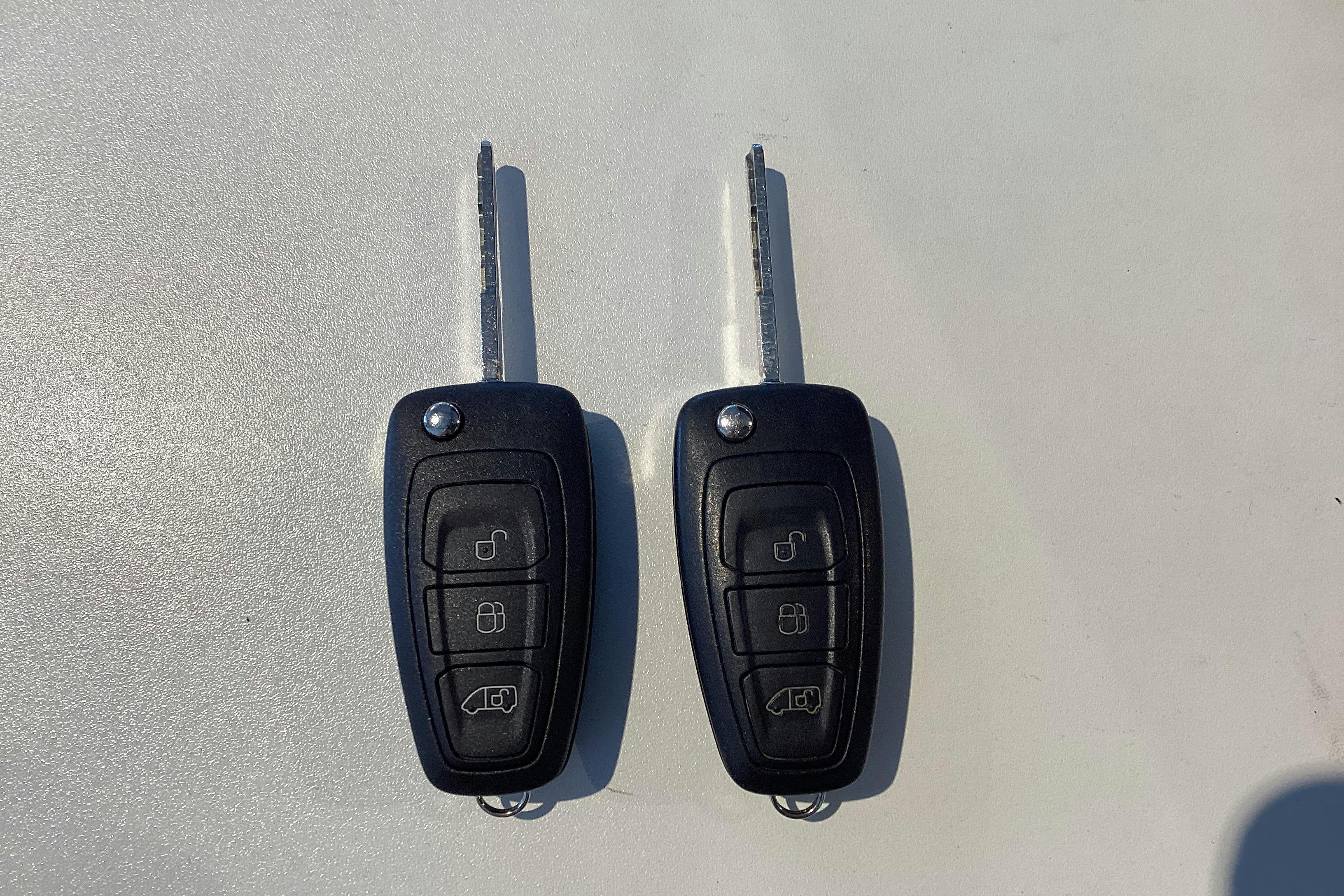 Vehicle Image 15
