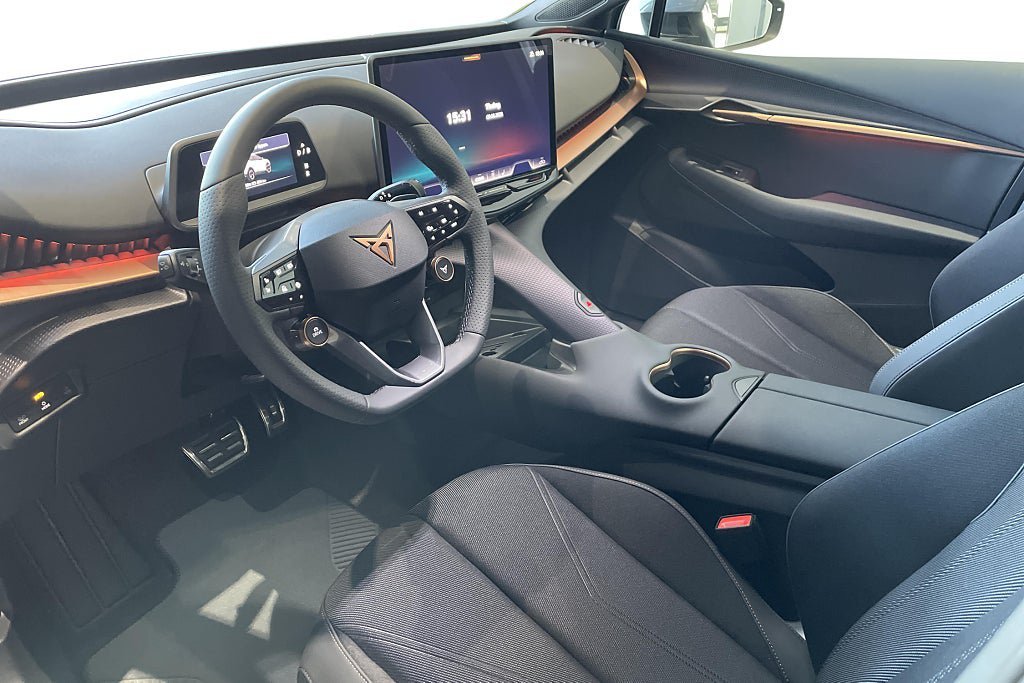 Vehicle Image 11