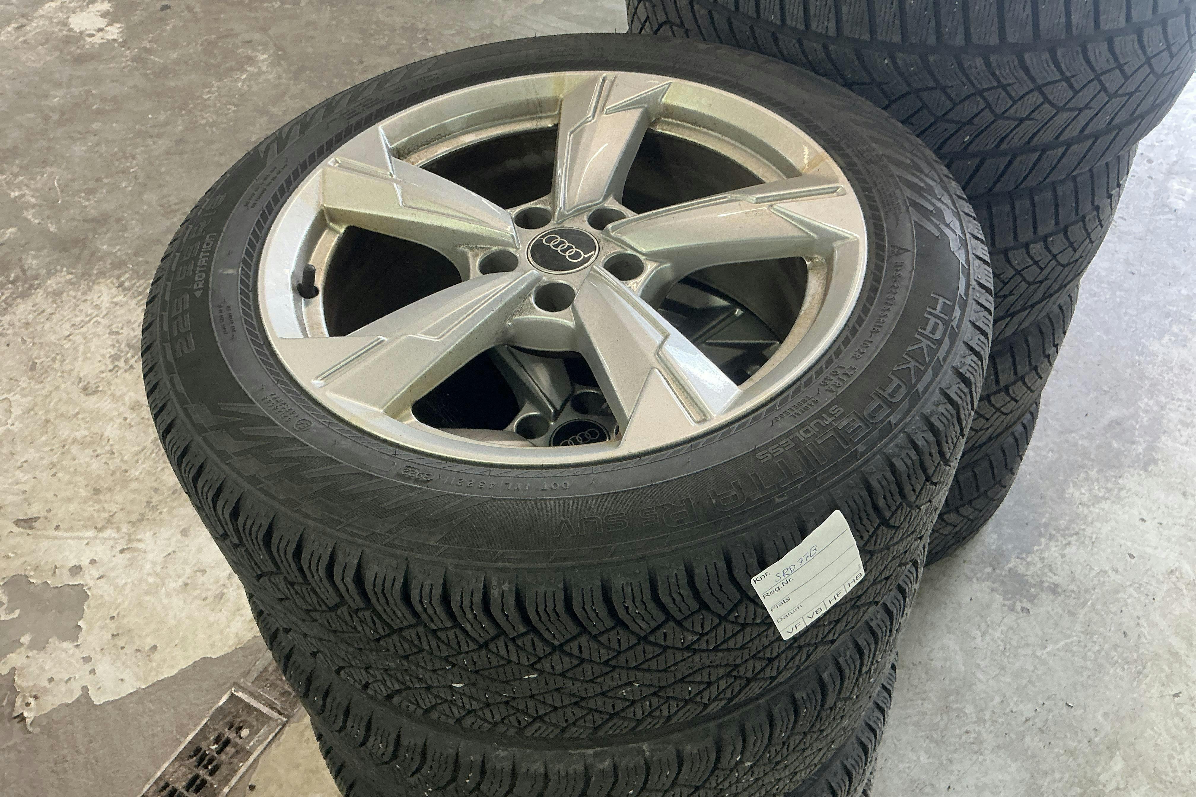 Vehicle Image 16