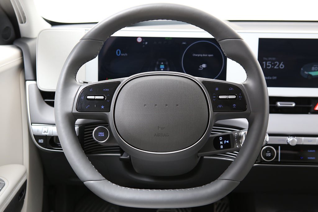 Vehicle Image 16
