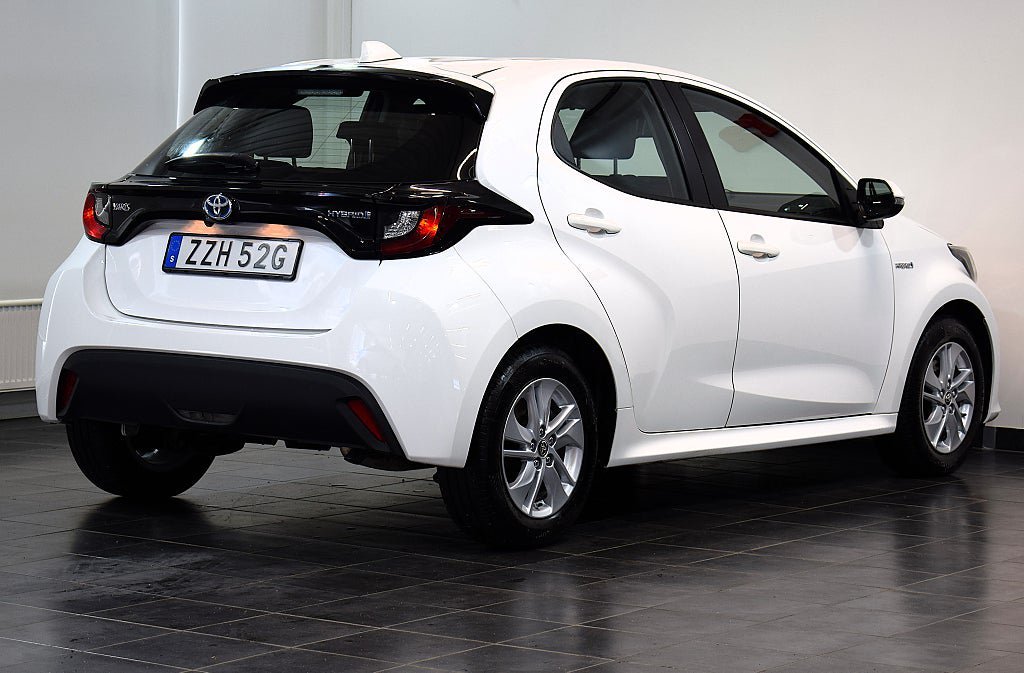 Vehicle Image 6