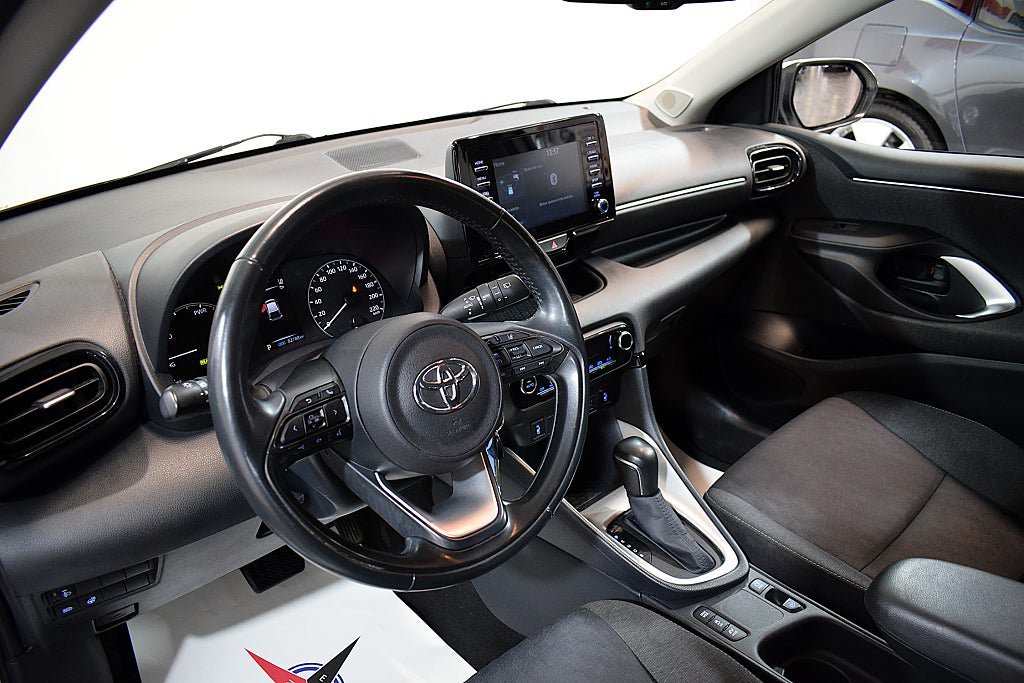 Vehicle Image 8