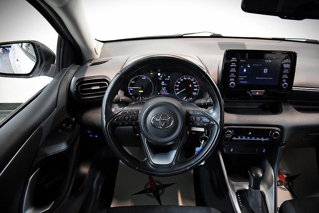 Vehicle Image 10