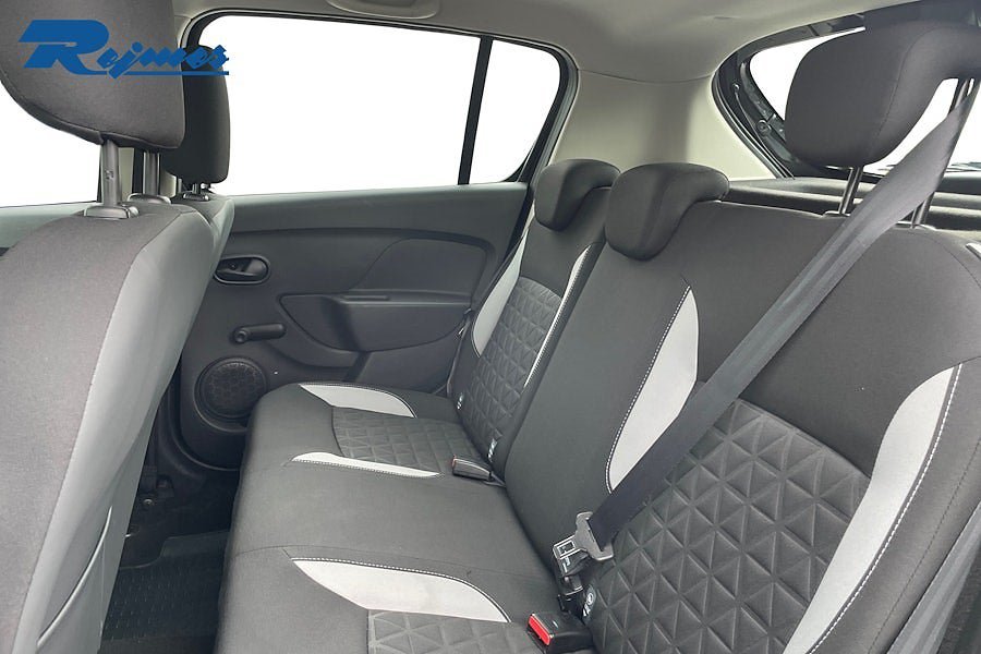 Vehicle Image 14