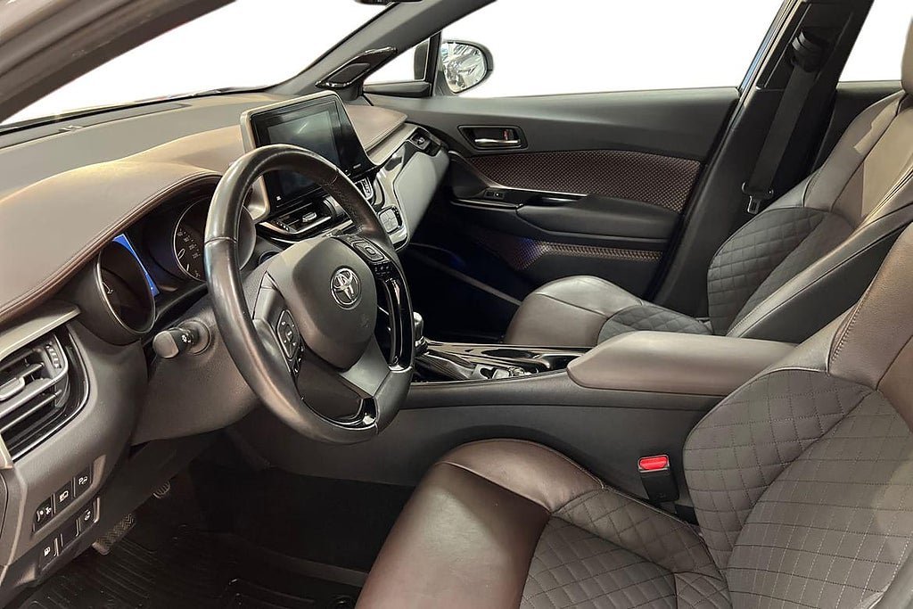 Vehicle Image 12