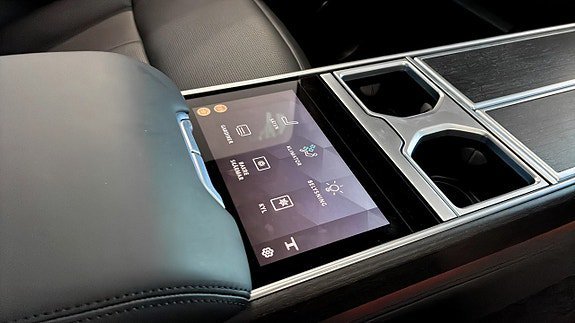 Vehicle Image 15