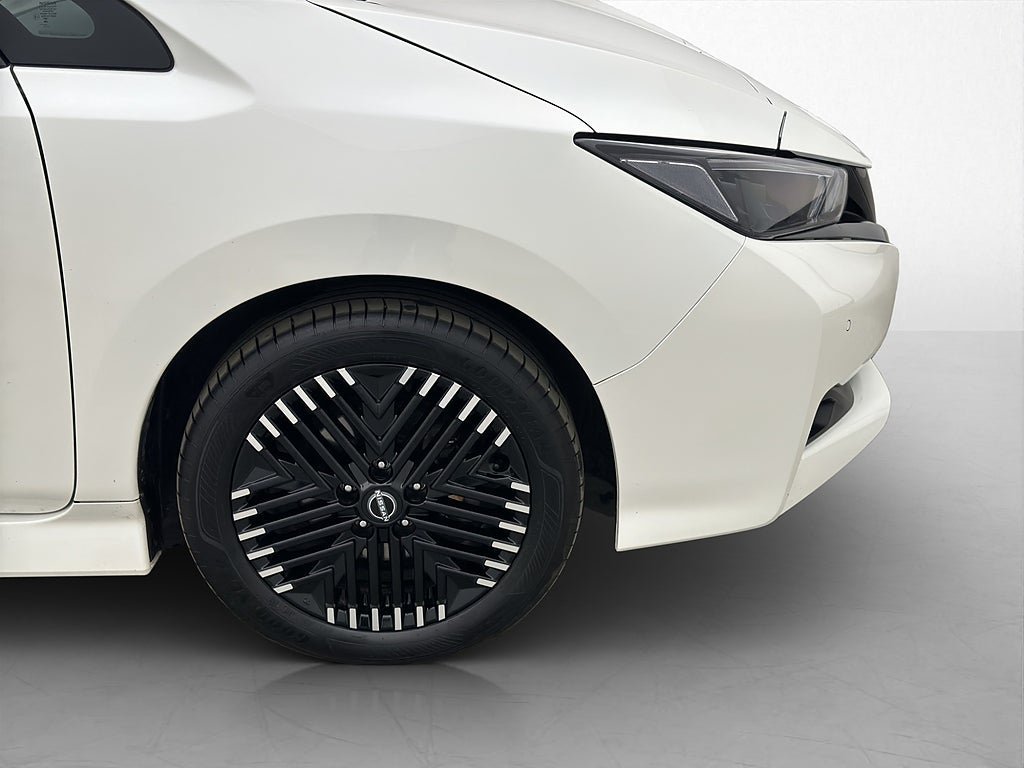 Vehicle Image 30