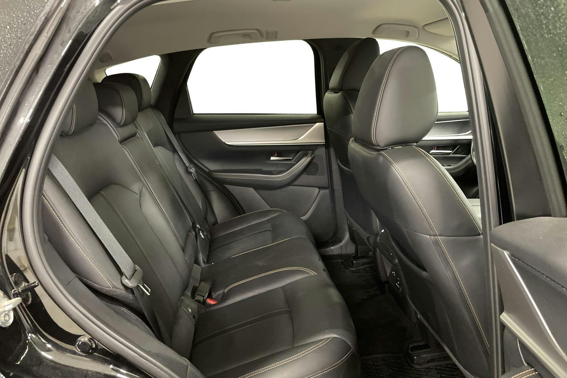 Vehicle Image 8