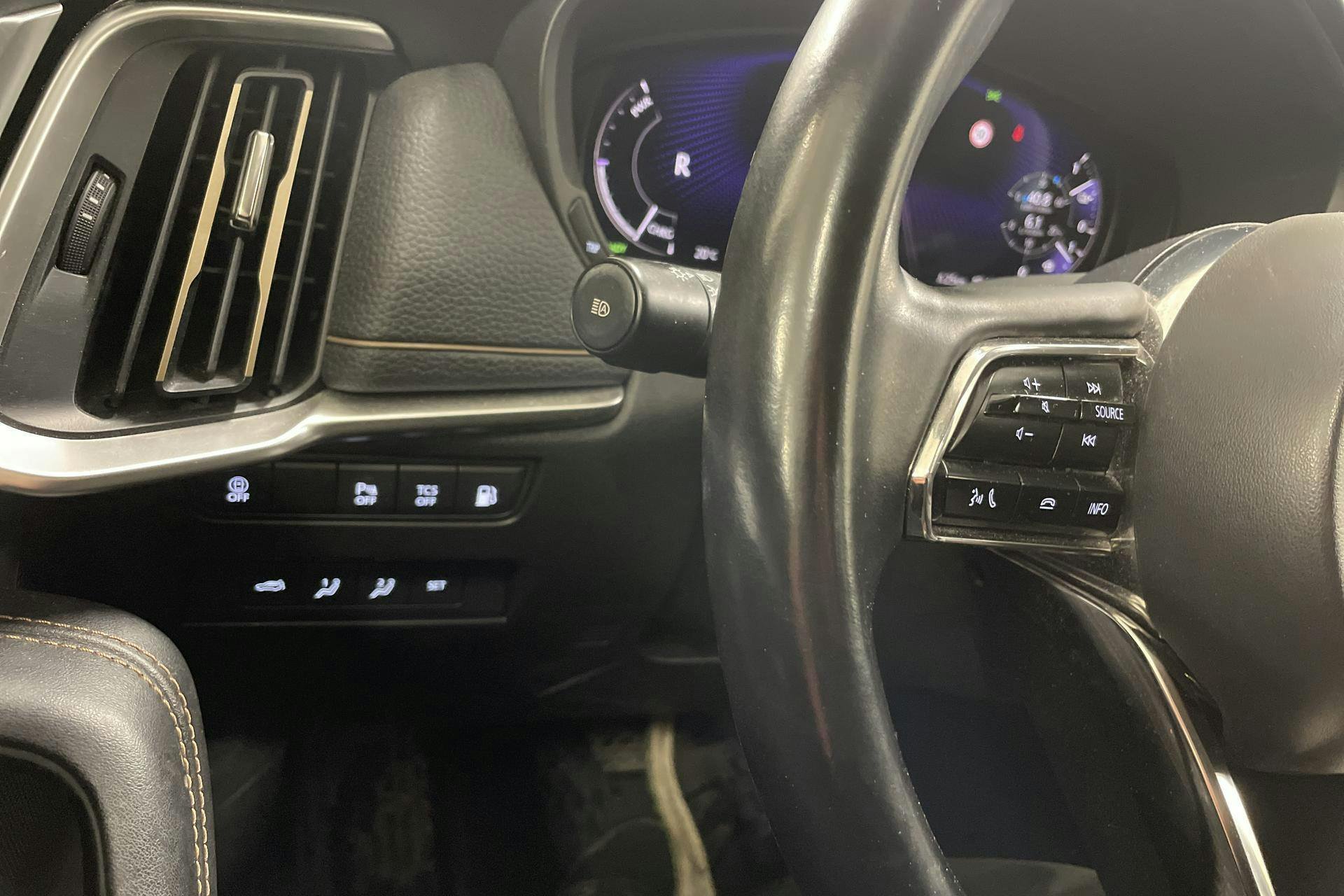 Vehicle Image 13