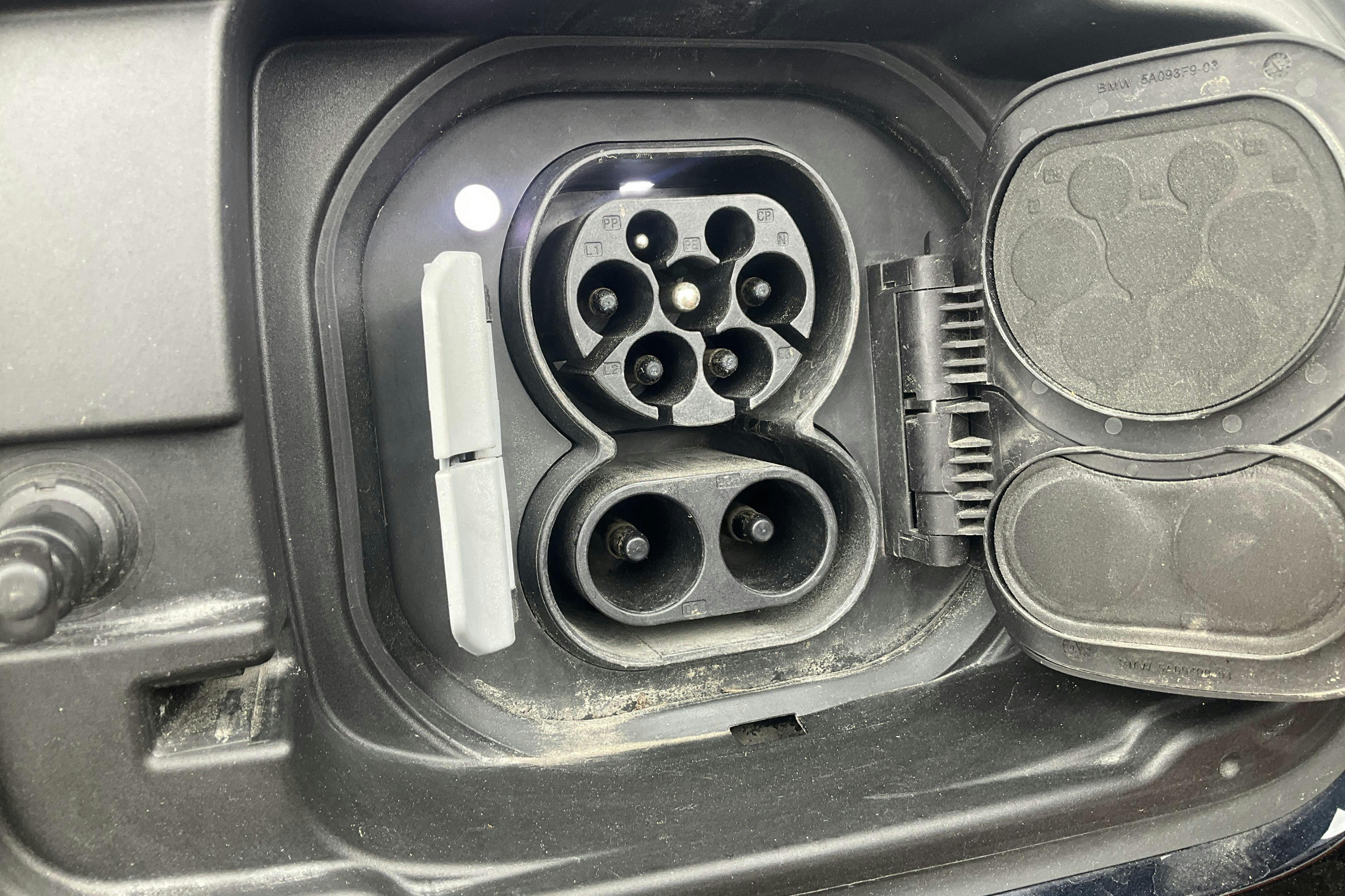 Vehicle Image 21