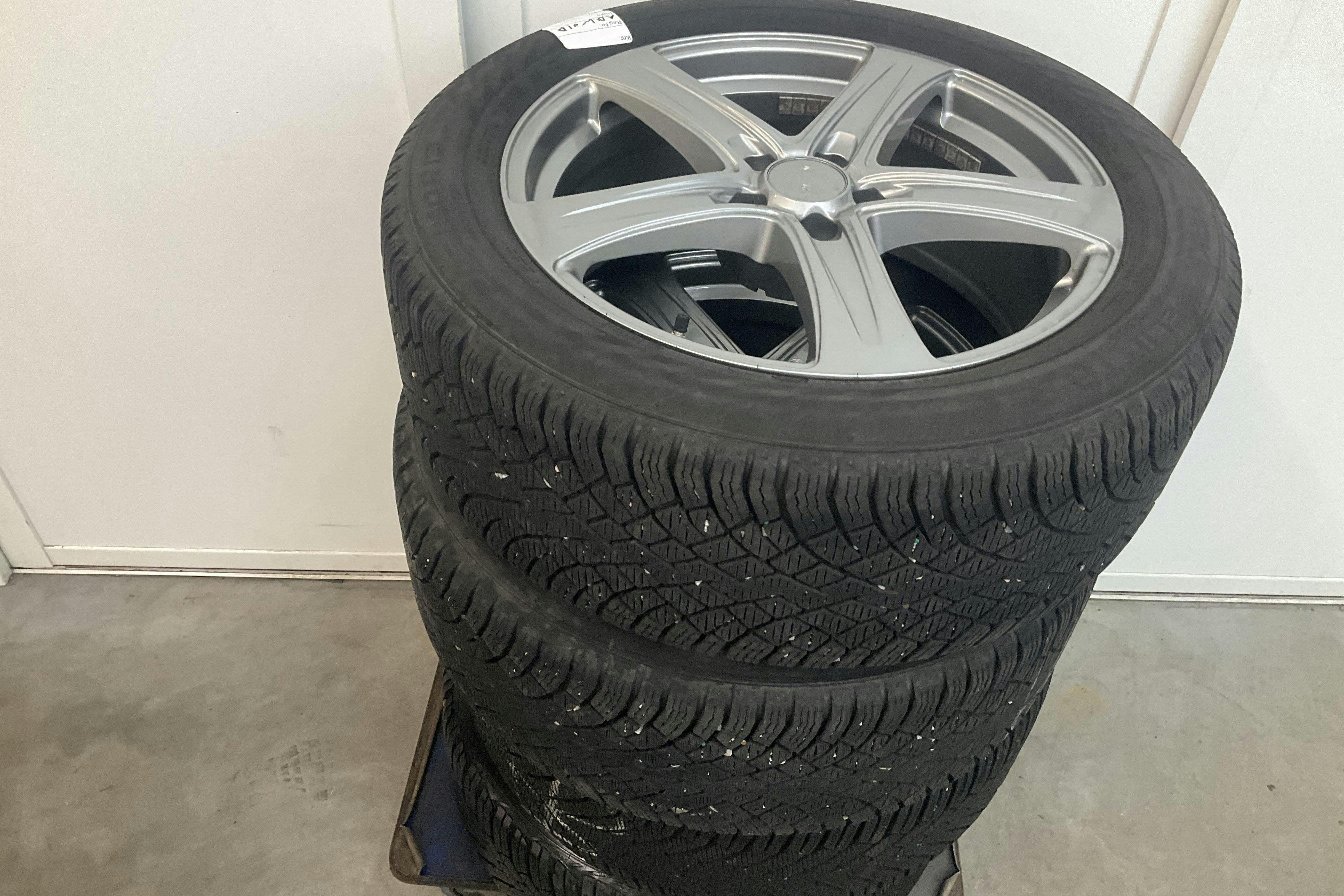Vehicle Image 22