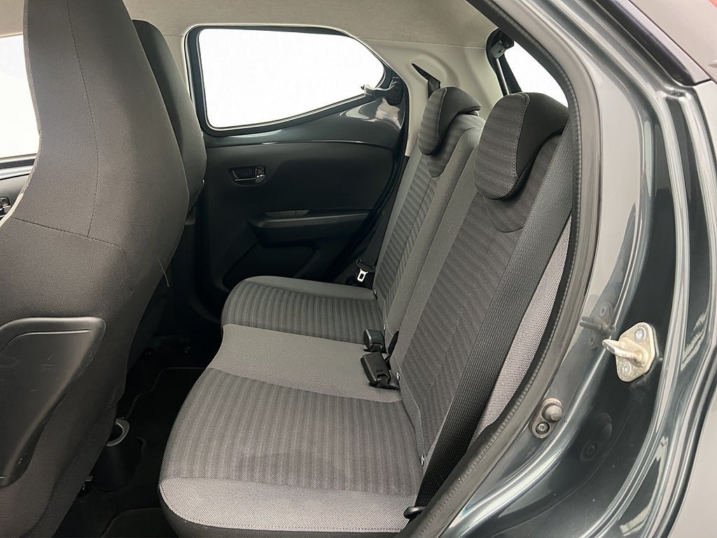 Vehicle Image 19