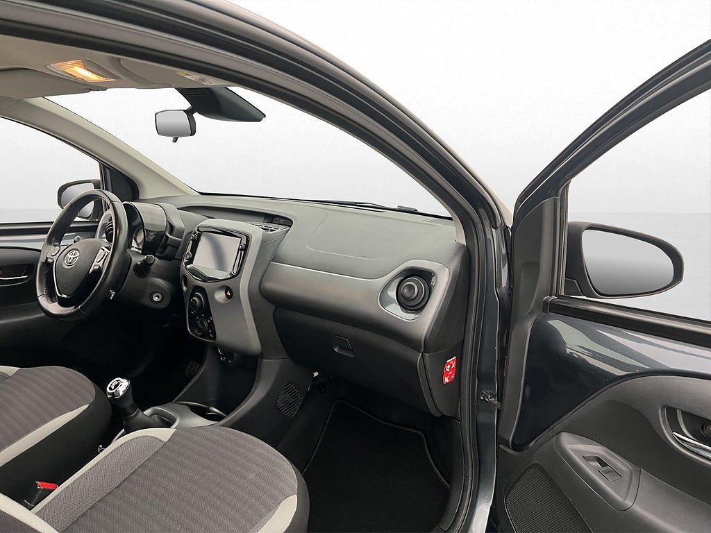 Vehicle Image 22